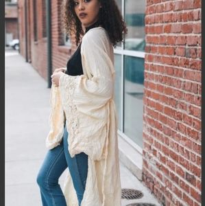 CIAO BELLA BELL SLEEVE KIMONO
